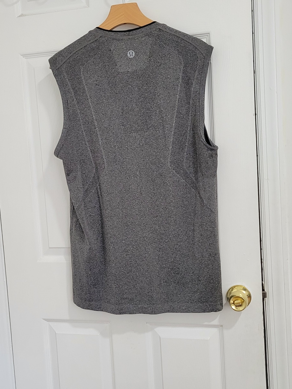 Lululemon Shirt Mens - Picture 7 of 8